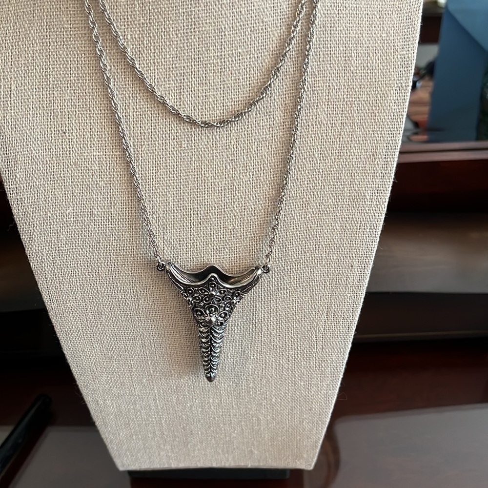 Vase Flower holder necklace, pendant. Like new condition.